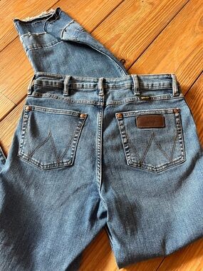 Wrangler Women’s Jeans - Distressed Hem - size 9/10